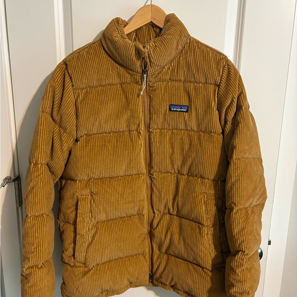 Patagonia Tan Puffer Jacket with Quilted Insulation